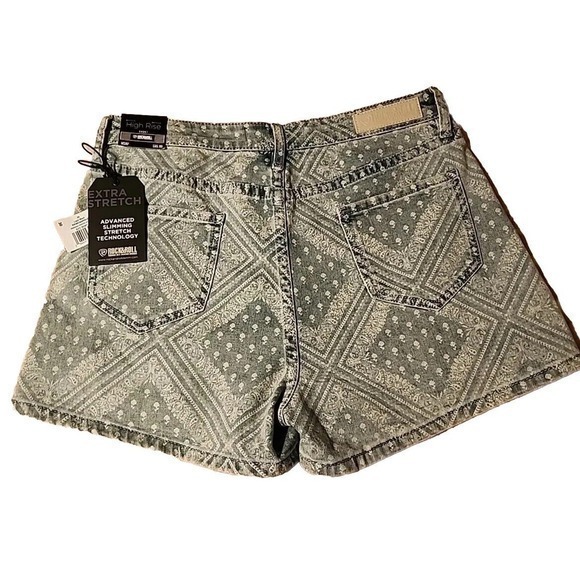 Rock &‎ Roll Denim Shorts Light Wash, Bandana Sky, Shorts 30 NWT - Picture 4 of 6